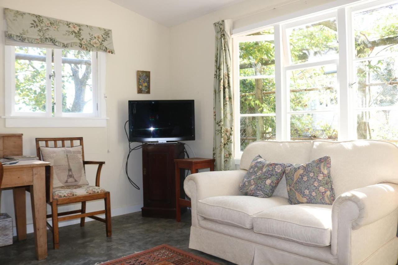 The Leafy Flat Appartamento Havelock North Esterno foto